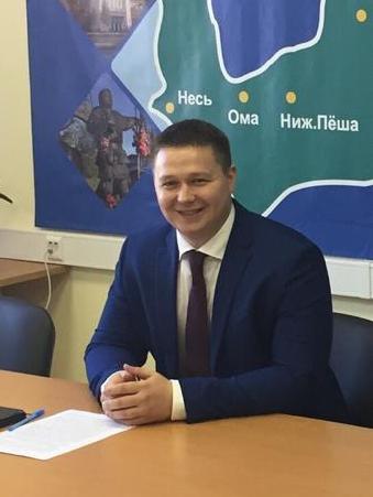Денис Манойлин
